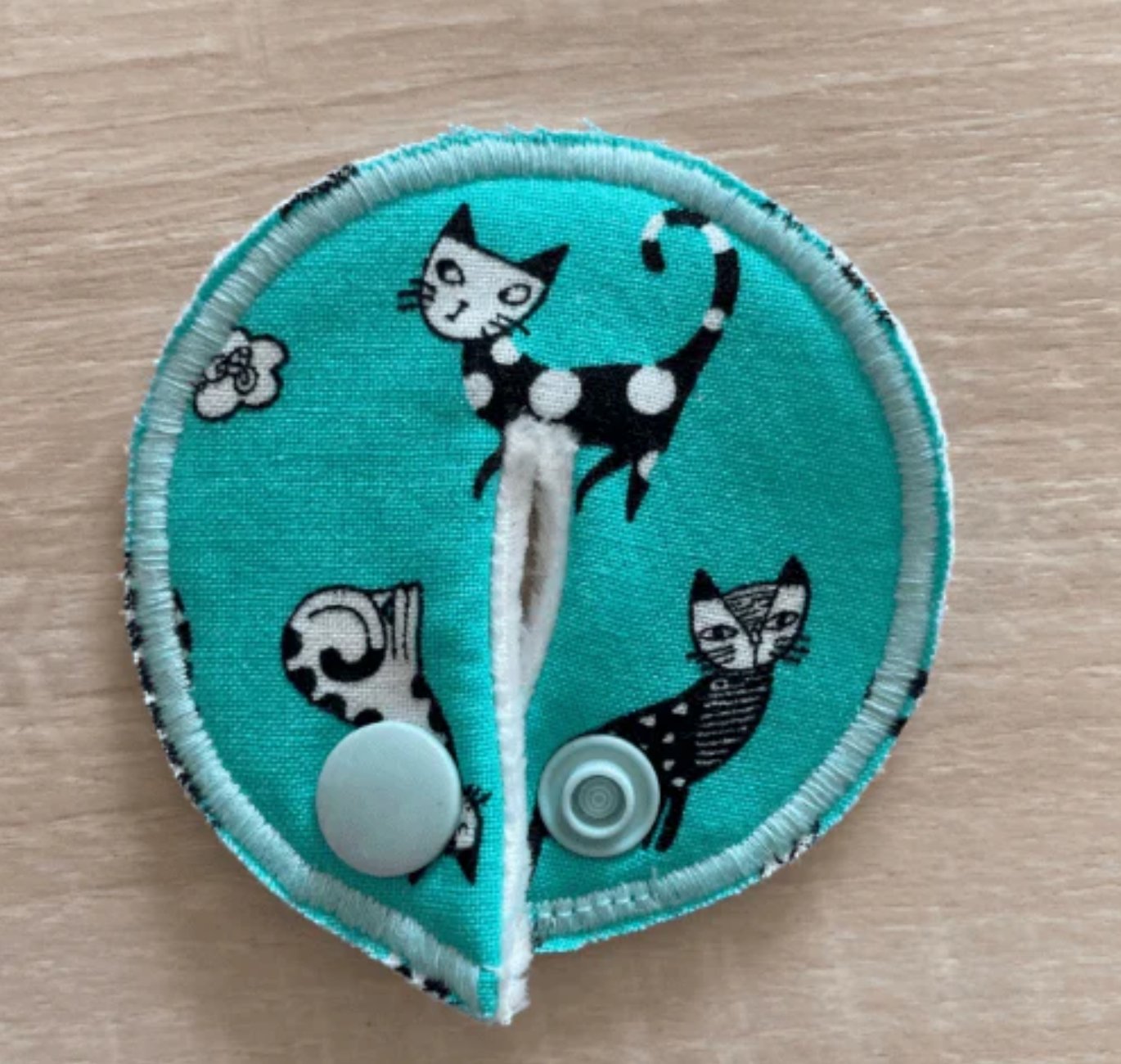 COOL CATS TEAL – G G/J TUBE PADS - TheraplayKids